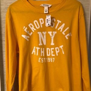 Long-sleeved t-shirt.